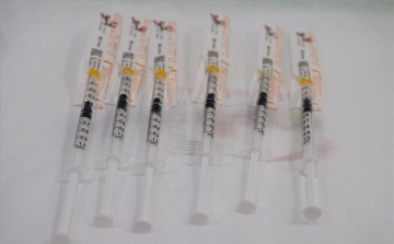 Növelte a lekötött Pfizer-vakcina mennyiségét Magyarország