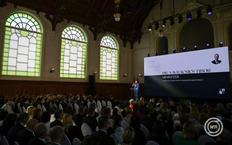 Navracsics Tibor: a területi közigazgatásban dolgozóknak köszönhető, hogy lehet jó államot építeni