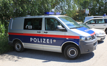 Ausztria húsz rendőrrel támogatja a magyarországi határvédelmet